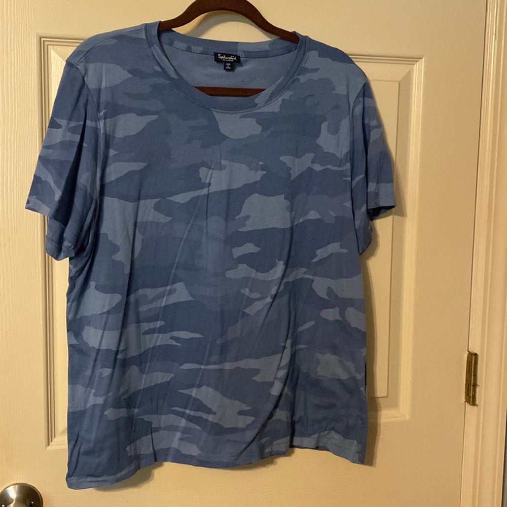 Splendid camo tee. Size 2 xL